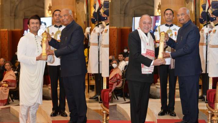 Padma Awards 2022: Sonu Nigam receives Padma Shri Award, Victor Banerjee conferred with Padma Bhushan