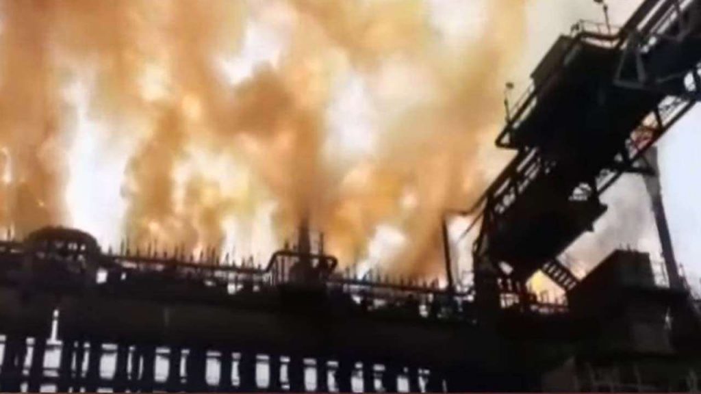 Blast at Tata Steel Plant in Jamshedpur Jharkhand Fire tender on spot several injured