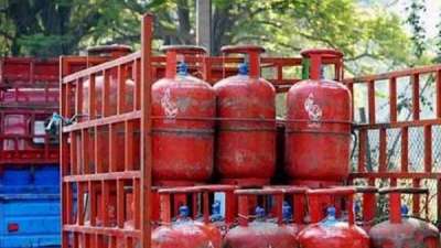 LPG Cylinder Prices Slashed by Rs 200: PM Modi’s Rakhi, Onam Gift Fuels ‘Poll Fest’ Talk