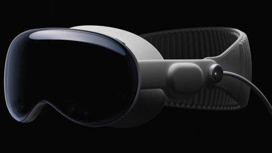Apple Vision Pro headset: How to preorder, price, employees to get 25% discount, features