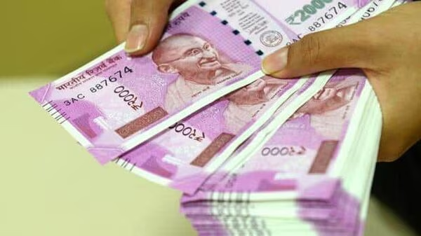 7th pay Commission: Central government employees may get pay hike salaries, arrears on March 30, says report
